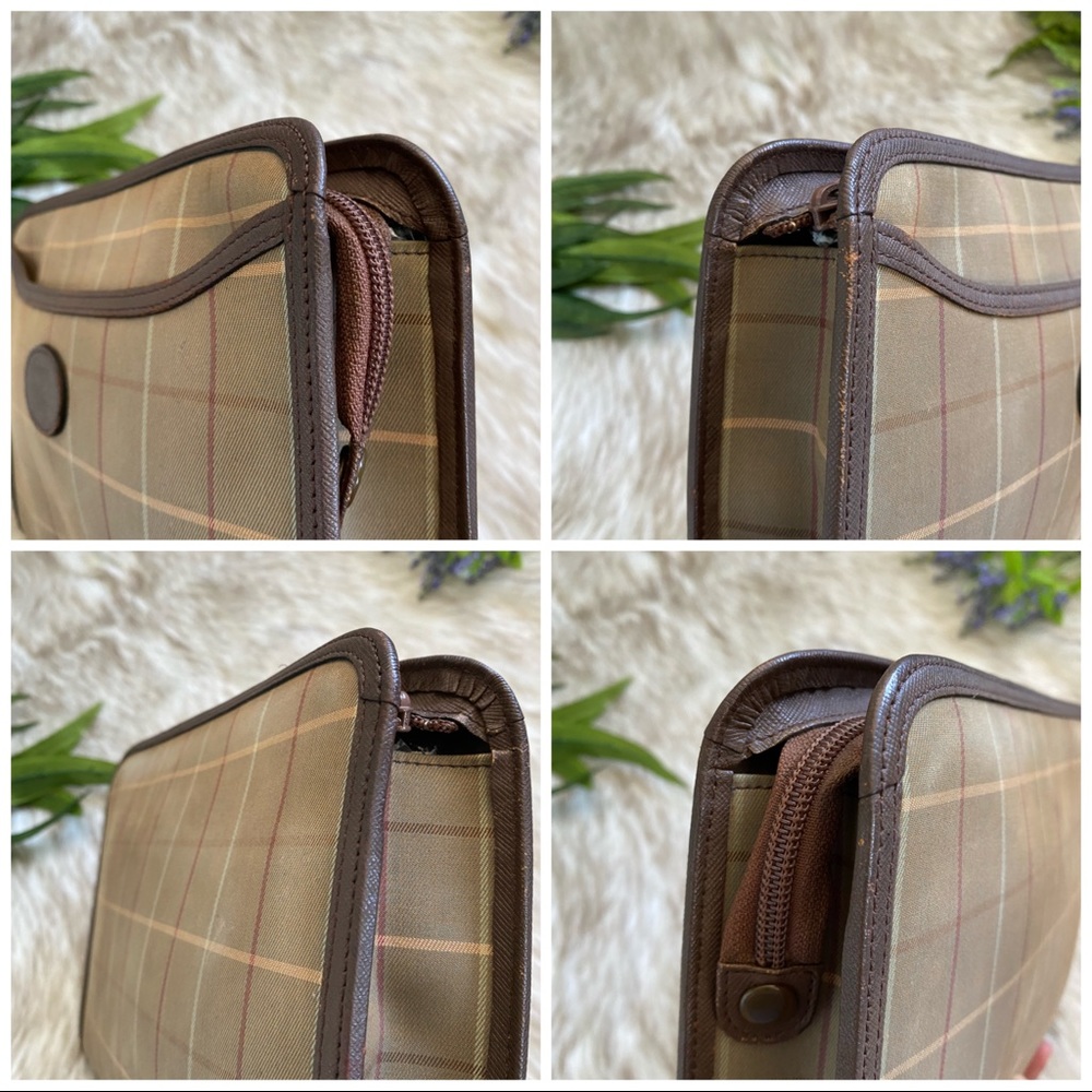 Burberry Vintage Clutch - Picture 9 of 12